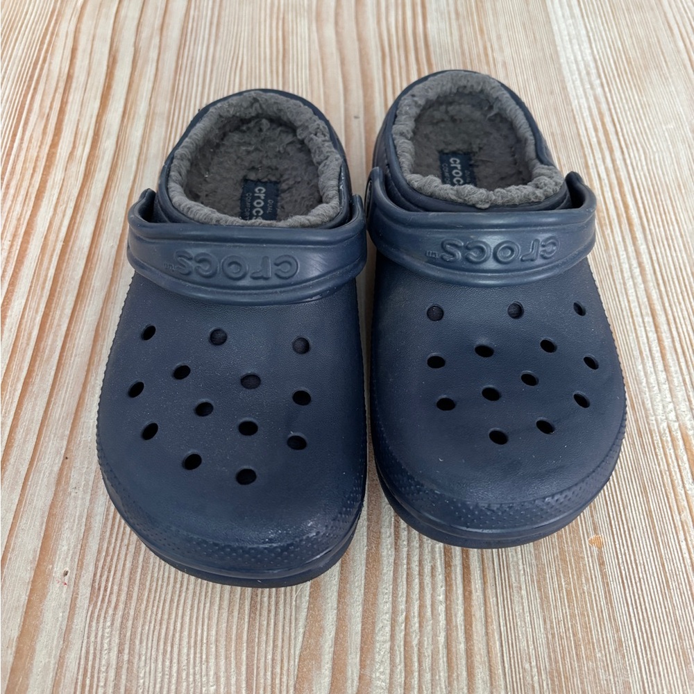 CROCS Kids' Fleece-Lined Crocs size 1